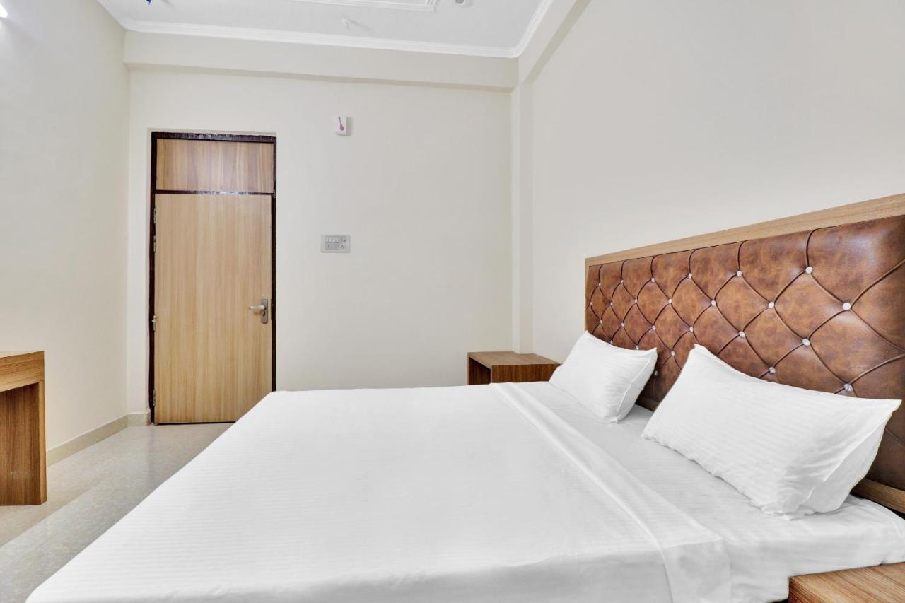 Collection O Pearl Inn Guest House Gválijar Kültér fotó